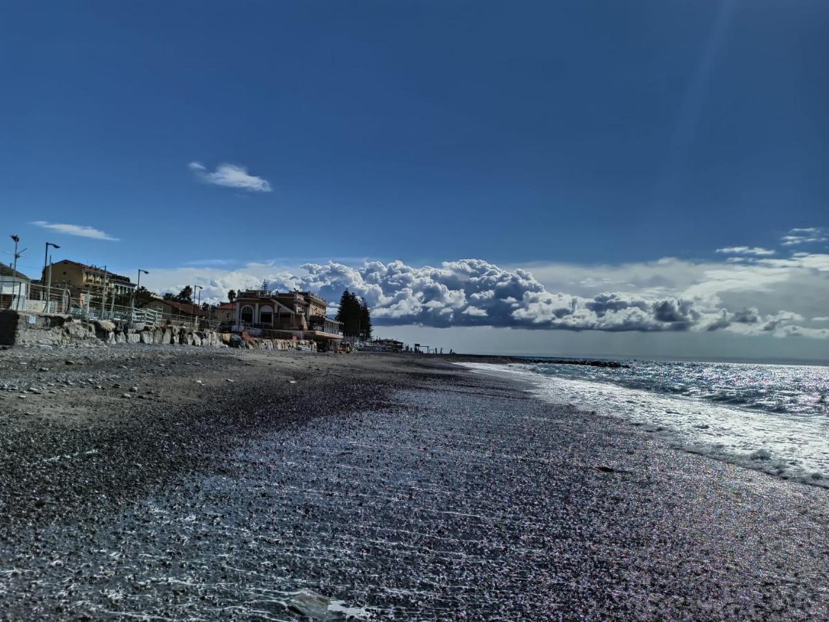 Casa Odello Suite And The Sea Bordighera Bagian luar foto